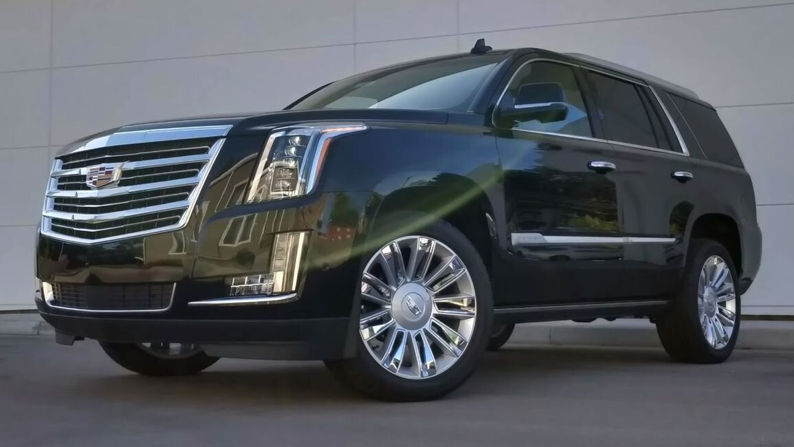 Песня она прыгает не в джип эскалейд. Cadillac Escalade 2020. Новый Кадиллак Эскалейд 2020. Кадиллак Эскалейд 2020 года. Кадиллак Эскалейд 2022.