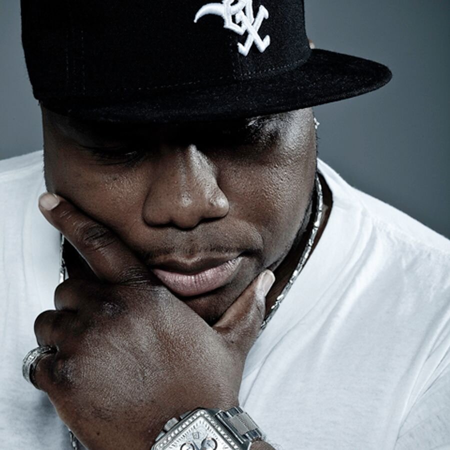 Рон Кэрролл - американский диджей, певец, автор песен и продюсер.  Он прежде всего известен в доме дома. 