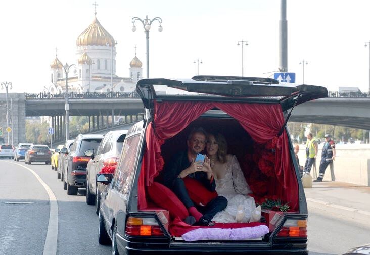 К такому кортежу не подобрать эпитетов/фото из открытых источников