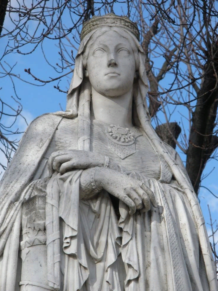 Статуя королевы Хродехильды 