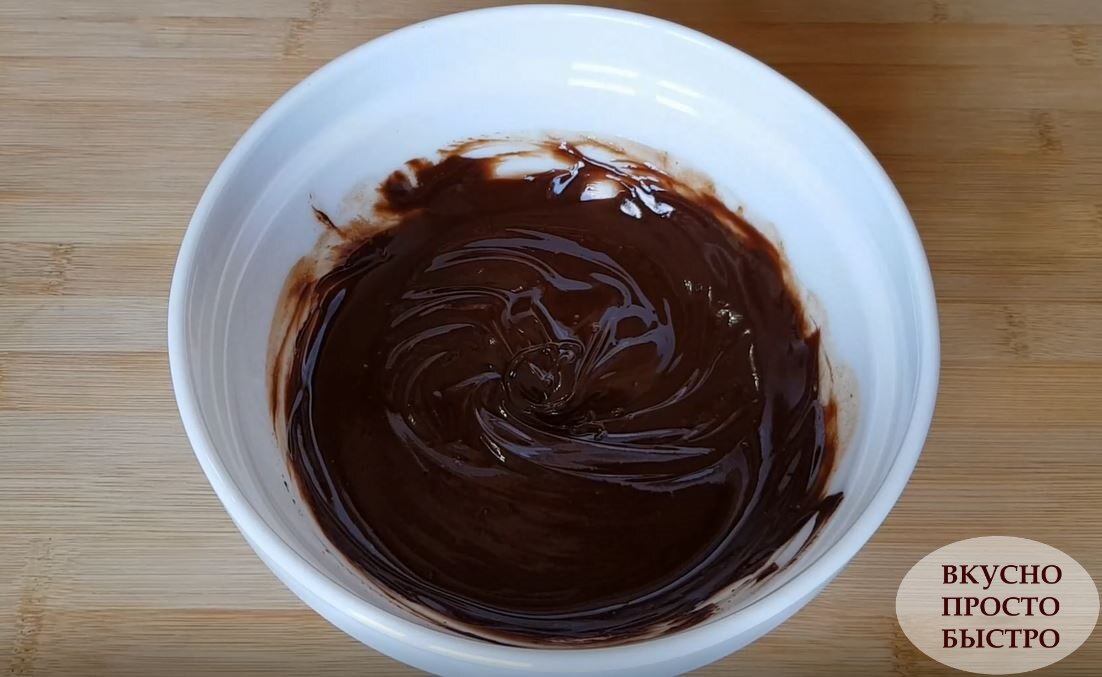 Рецепт на канале Вкусно Просто Быстро – Шоколадный торт по мотивам Киевского торта без выпечки