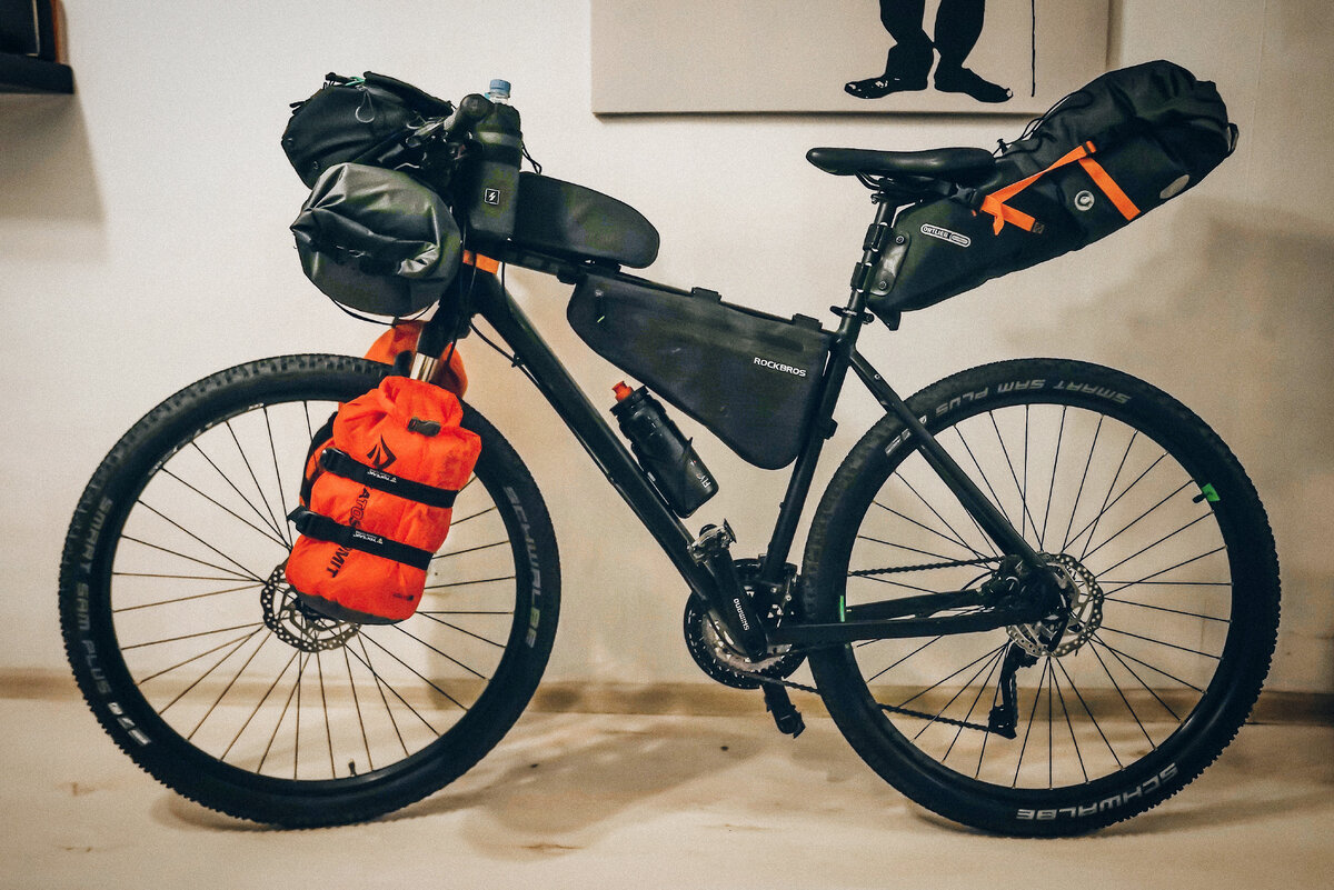 Сube Cross 2018  с байкпакинговым обвесом. Сумки Ortlieb, Rockbros, Blackpack, SeaToSummit. Крепления на вилку - ToPeak.