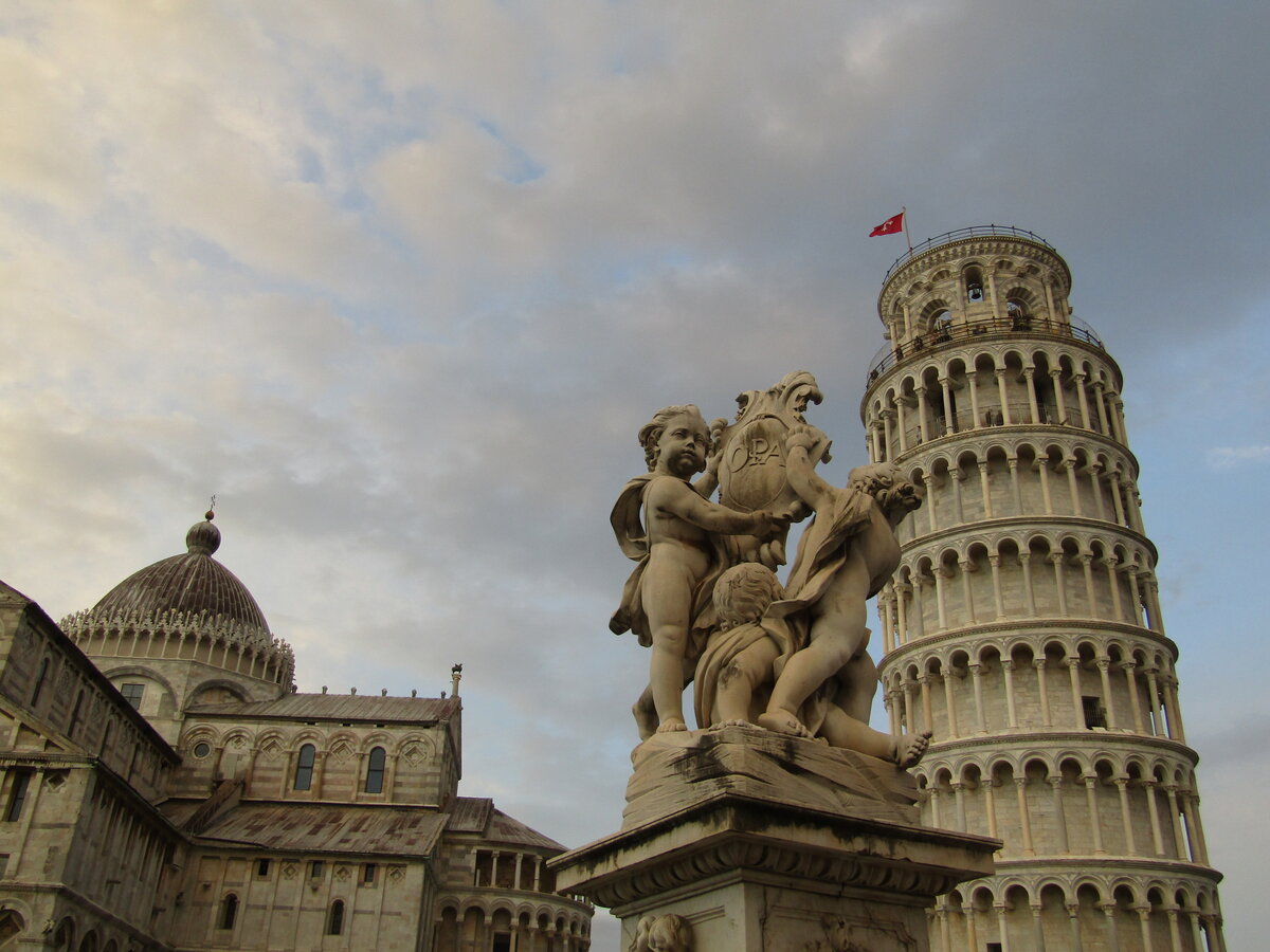Площадь Чудес, Пиза.