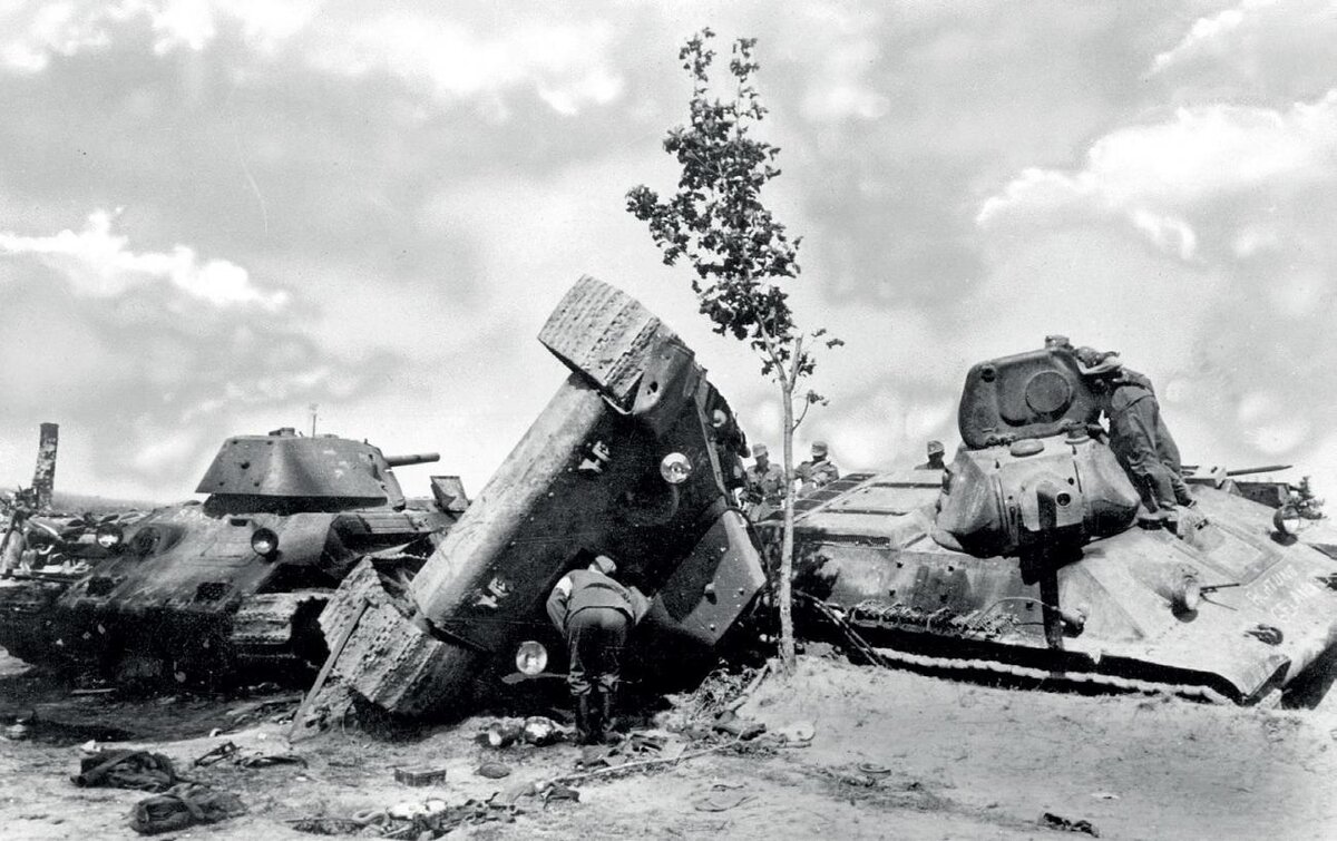 Подбитые танки т-34 лето 1941. Танковая дивизия 1941. Подбитая Советская техника в 1941. Подбитые советские танки лето 1941. Танковая 41
