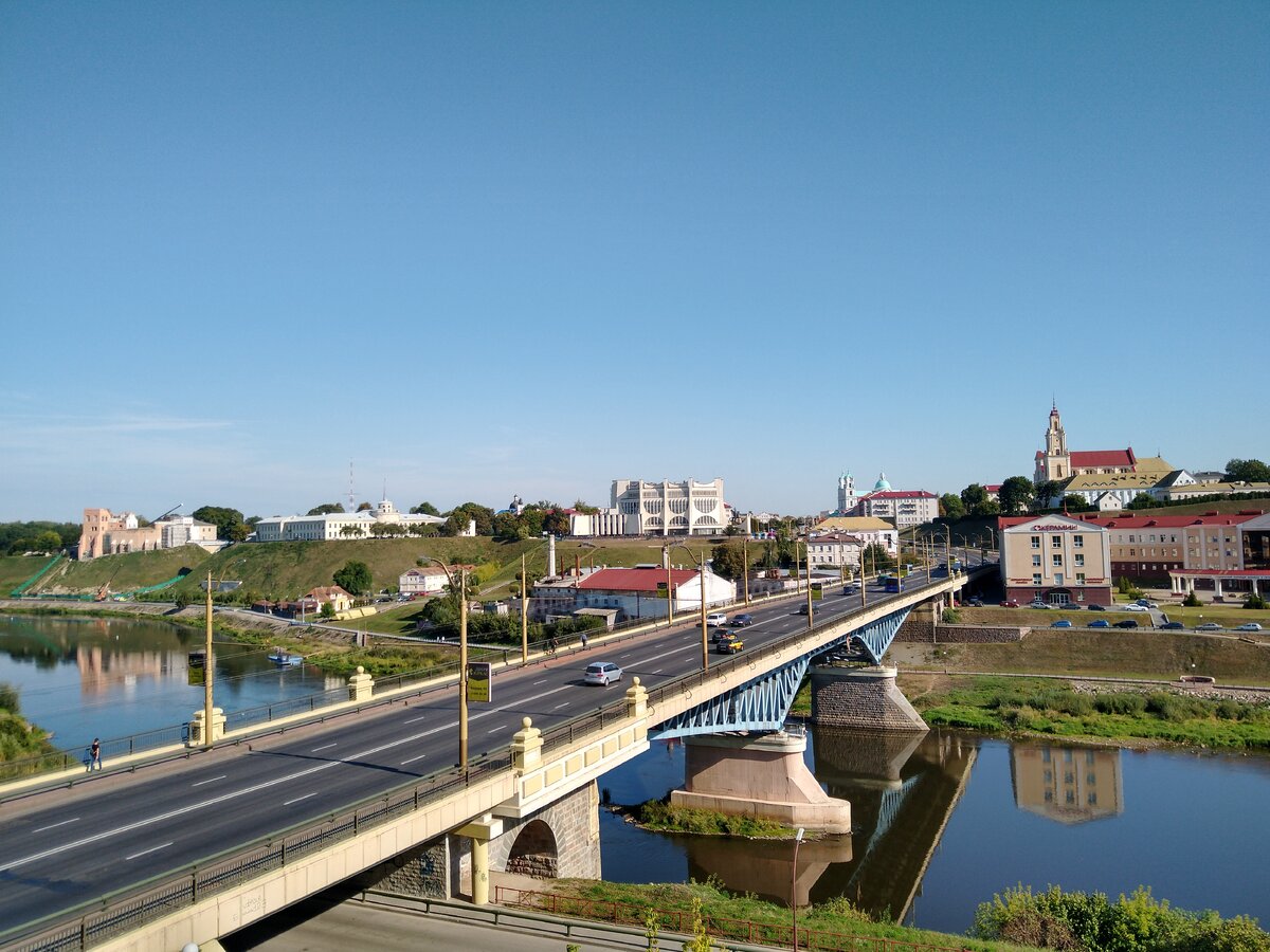 Первое знакомство... Волнение такое, словно жду опаздывающую девушку на первом свидании!)