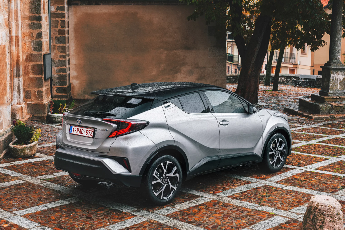 Тойота c-HR 2017. Toyota паркетник Chr. Toyota Chr 2017. Новый кроссовер Тойота Chr.