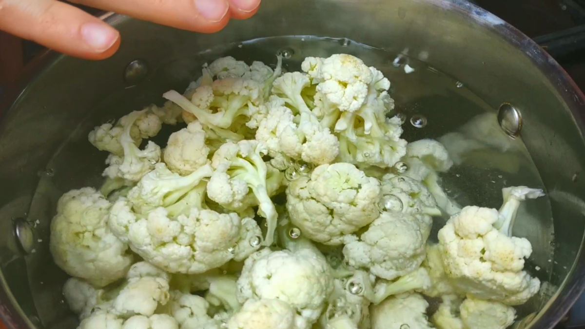 Как правильно заморозить цветную капусту, чтобы она оставалась такой же вкусной, как и свежая