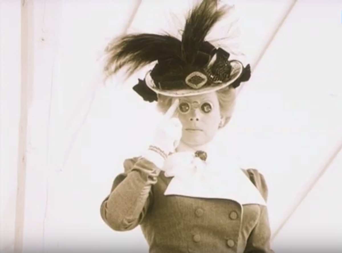 кадр из фильма "Странная история доктора Джекила и мистера Хайда" (1985)