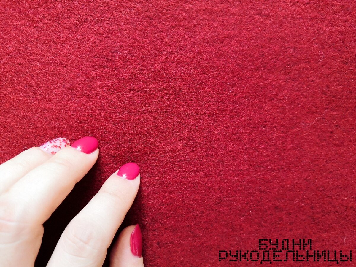 Рука необходима для более точной цветопередачи.