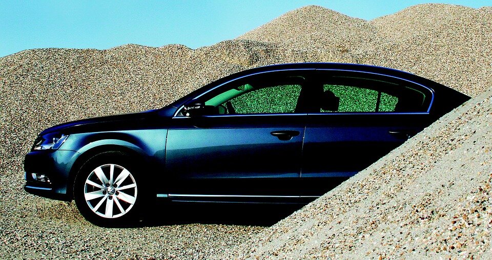 https://cdn.pixabay.com/photo/2015/02/27/23/00/volkswagen-652926_960_720.jpg
