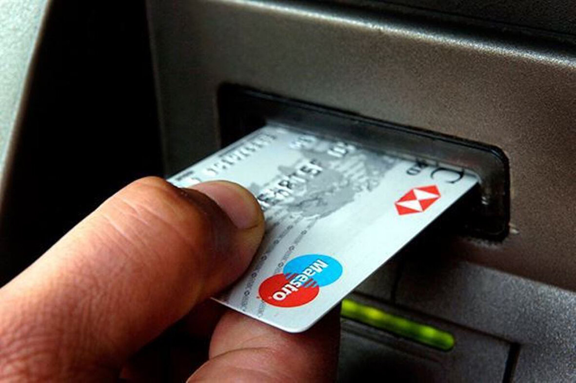 https://yandex.ru/images/search?from=tabbar&text=задолженность%20кредитная%20карта&p=1&pos=52&rpt=simage&img_url=https%3A%2F%2Fc8.alamy.com%2Fcomp%2FC39GXK%2Fan-hsbc-maestro-debit-card-is-being-used-in-a-cash-machine-C39GXK.jpg
