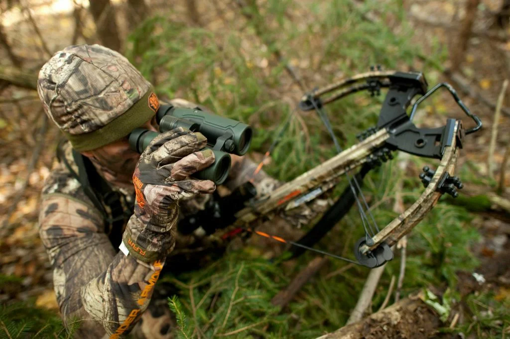 арбалет для охоты. современные арбалеты для охоты. охотник с арбалетом. современный боевой лук. можно ли охотиться с арбалетом.