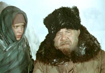 фото: http://www.rudata.ru  ("Назначаешься внучкой", Женя (Ирина Гришина), дед Тимофей (Борис Андреев)