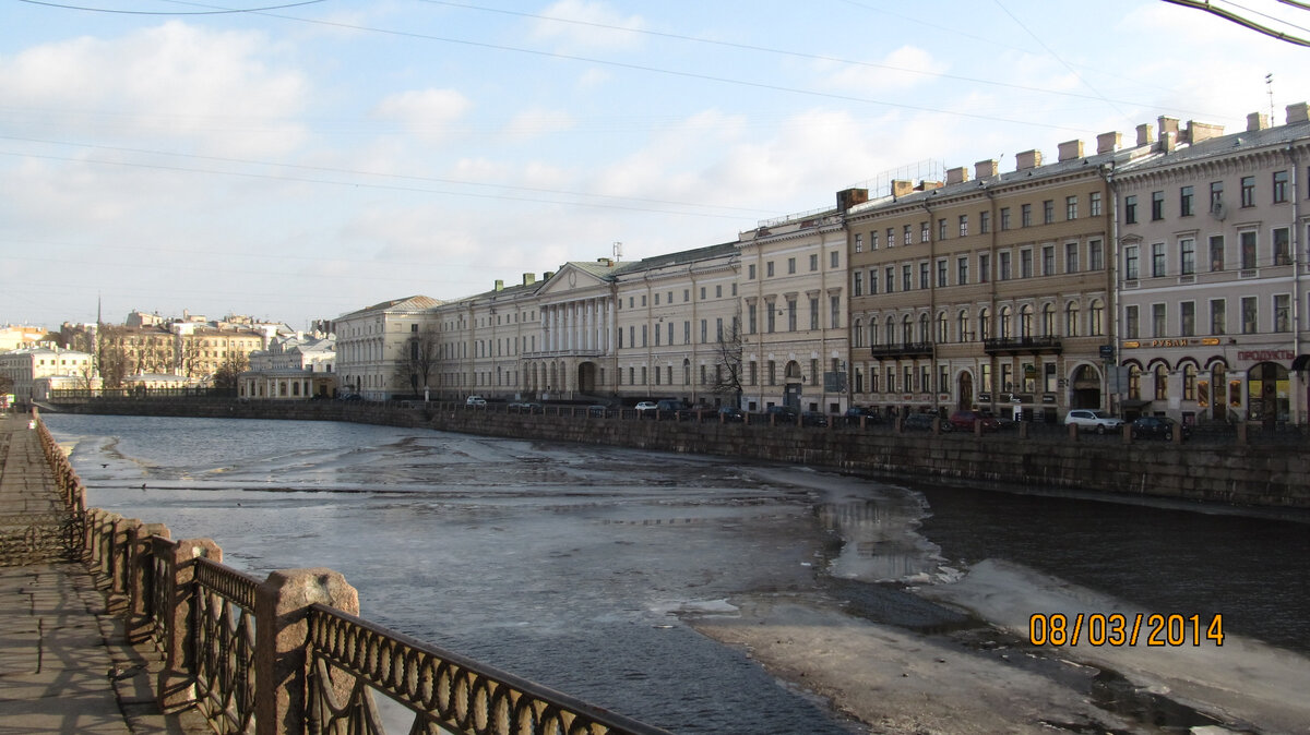 Солнечный день в Петербурге, пришедшийся на женский праздник - двойное счастье