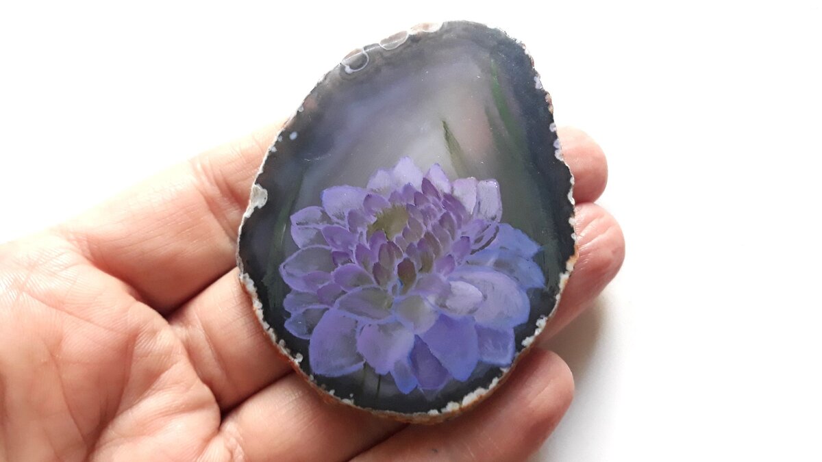 первичное нанесение краски на камень - замалевок