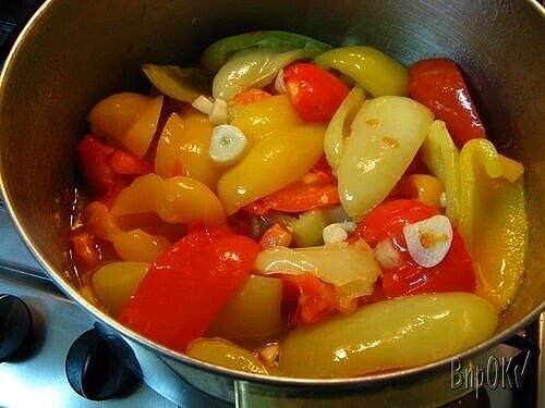 Перец маринованный половинками