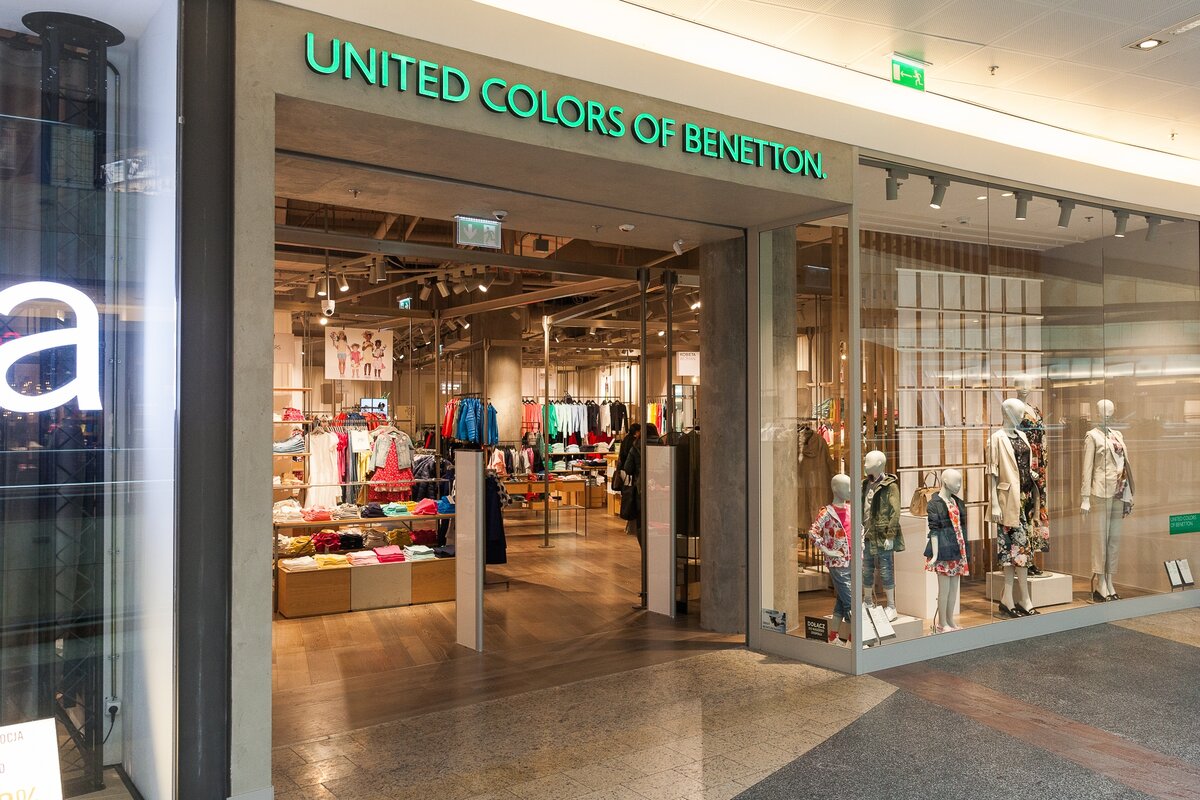 United Colors of Benetton одежда. Бенеттон аутлет. United Colors of Benetton Тверская. Аутлет белая дача Бенеттон.