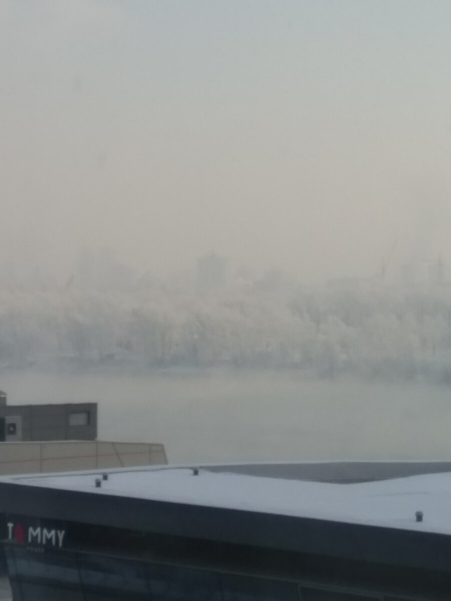 Фото автора. -18. Противоположного берега за рекой почти не видно.