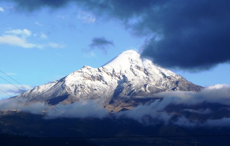 Наивысший вулкан северной америки. Мексика вулкан Орисаба. Гора Орисаба Мексика. Гора пик Орисаба. Вулкан Пико де Орисаба.