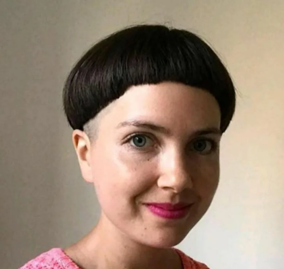 Зоя обстригла свои шикарные волосы, фото с сайта https://porosenka.net/