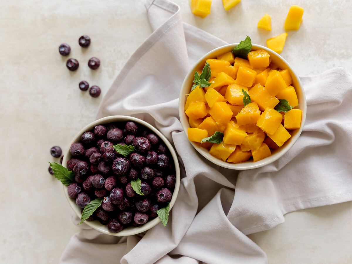 Так выглядят замороженные ягоды и манго от Fresh Import