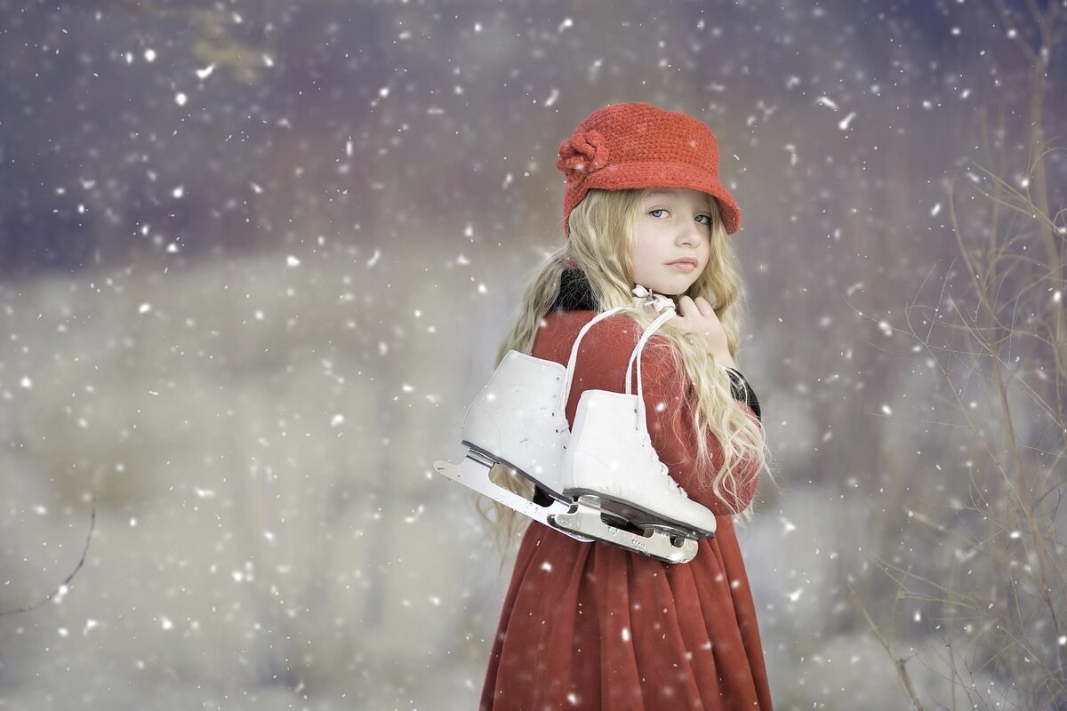 https://pixabay.com/ru/photos/коньки-девочка-идет-снег-ребенок-1082514/