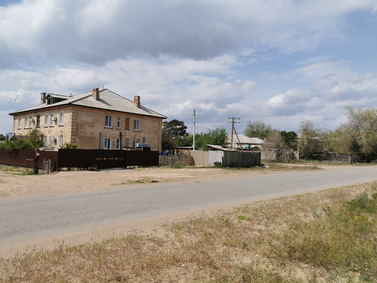 Посёлок выглядит печально 