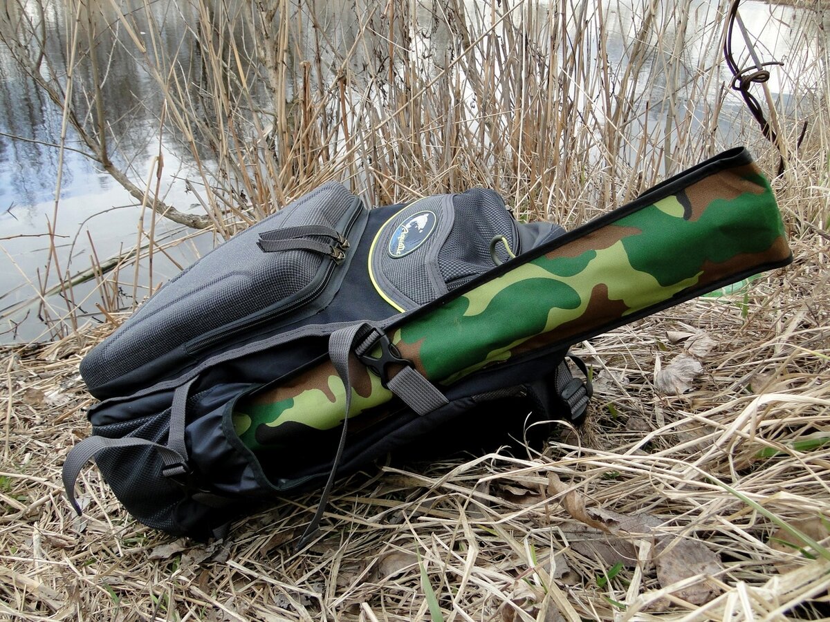 Рюкзак может быть маленьким, но весить до фига ))) 