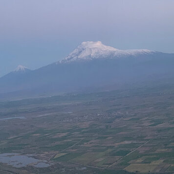 Арарат из окна самолета.