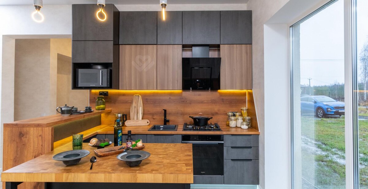 Кухня «Миннарт». Освещение размещено над рабочей зоной. Цена от 49 300 ₽