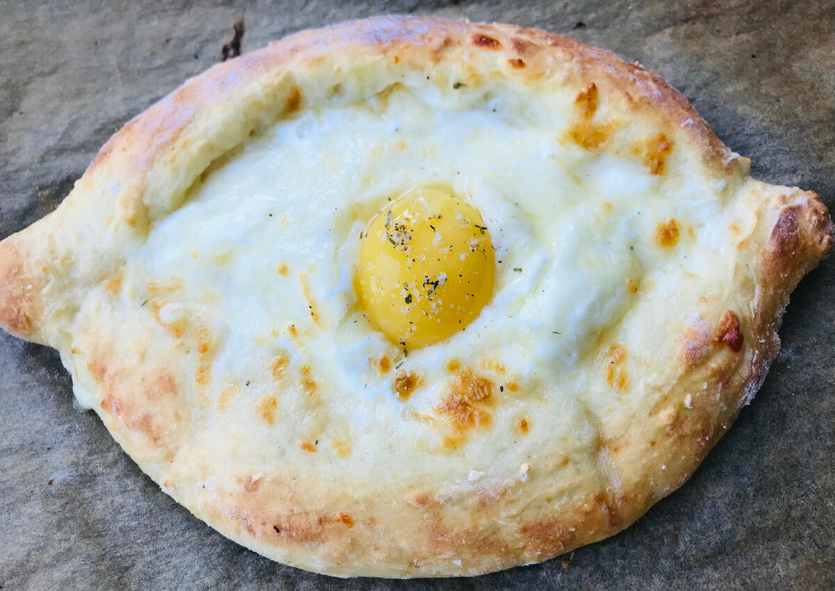 Быстрый хачапури на кефире с сыром без дрожжей на сковороде рецепт с фото пошагово