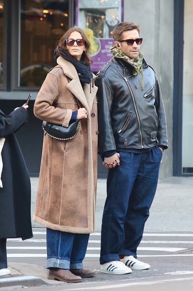    Жанна Кадье и Джейк Джилленхол на прогулке в Нью-ЙоркеСоцсети
