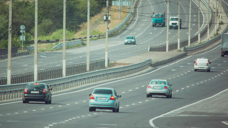     В период с 21 по 27 ноября в России было продано свыше четырнадцати тысяч новых автомобилей, что примерно на пять процентов меньше, чем неделей ранее. При этом общее количество реализованных авто с 31 октября по 27 ноября уже больше, чем было зафиксировано в октябре-сентябре этого года.