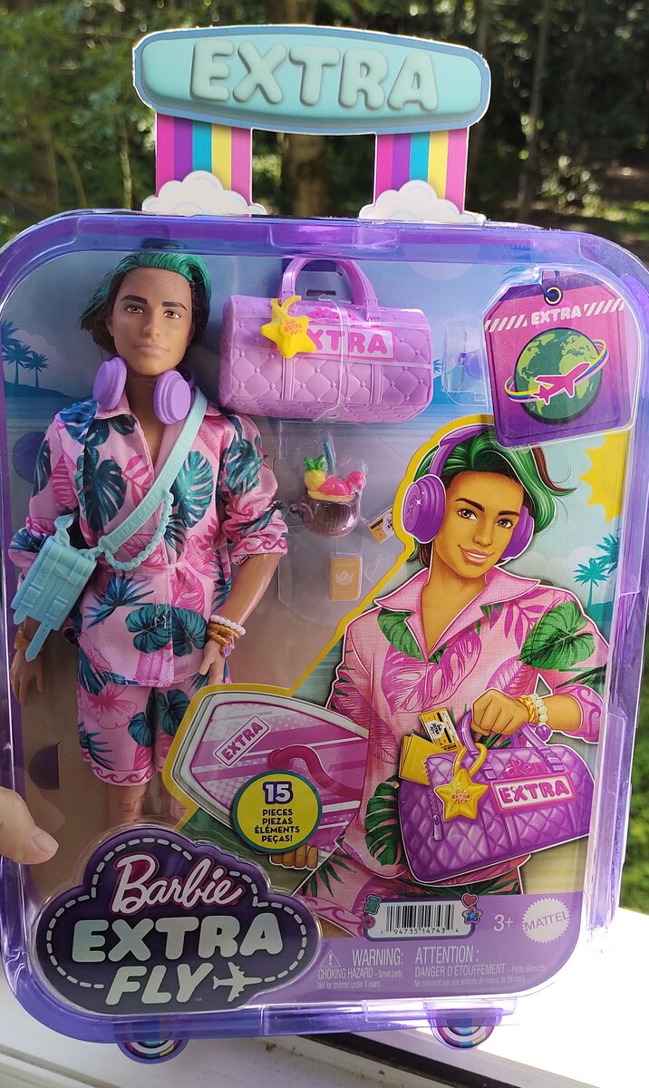 Кен в коробке..