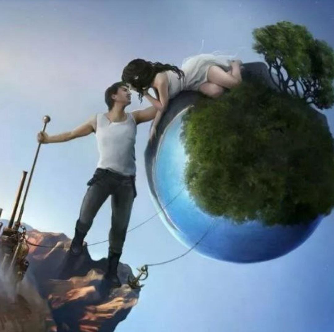 МУЖСКИЕ и ЖЕНСКИЕ ПЛАНЕТЫ в ВАШЕЙ НАТАЛЬНОЙ КАРТЕ. О ЧЕМ ОНИ ГОВОРЯТ?

Планеты по своим качествам делятся на:
МУЖСКИЕ - Солнце, Марс и Юпитер;
ЖЕНСКИЕ - Луна и Венера;
БЕСПОЛЫЕ - Сатурн, Меркурий, Раху и Кету они принимают качества знака, в котором находятся.

Знаки Зодиака делятся на две группы:
МУЖСКИЕ - Овен, Близнецы, Лев, Весы, Стрелец и Водолей;
ЖЕНСКИЕ - Телец, Рак, Дева, Скорпион, Козерог и Рыбы.

Очень важно в каких знаках расположены женские и мужские планеты.
Если в карте женщины большинство планет расположены в мужских знаках, то у нее в характере преобладает активность, решительность, стремление к лидерству. Если большинство планет расположены в женских знаках - много женственности, мягкости, легкости, заботы и душевности.

Если в мужской карте большинство планет расположены в женских знаках, то этот мужчина склонен к подчинению, мягкий, не стремиться занять главенствующее место. Если большинство планет в мужских знаках - это настоящий лидер, защитник, ответственный и решительный.

Женские и мужские планеты в домах гороскопа:

В 1 доме -
Луна и Венера дают мягкость характера, умение добиваться своего мирными, дипломатичными способами.
Мужские планеты - преобладание в характере мужских черт, активный образ жизни.

Во 2 доме -
Женские планеты - тихий, мягкий голос, хитрость, дипломатичность, правильное питание, гармоничные отношения в родительской семье.
Мужские планеты - человек разговорчивый, обладает хорошим аппетитом, родился в обеспеченной семье.

В 3 доме -
Женские планеты - необходимость прилагать собственные усилия для более активного образа жизни. Возможно придется помогать воспитывать младших родственников.
Мужские планеты - человек всего добьется сам, собственными усилиями. Младшие братья и сестры будут с сильным характером.

В 4 доме -
Женские планеты - добрая, любящая мама, ощущение внутреннего счастья. Если в доме находится Венера, то Вас ждут шикарное жилье и роскошная машина. Если Луна, то у Вас есть талант к выращиванию растений.
Мужские планеты - строгое воспитание в детстве и возможность иметь собственное жилье и транспорт во взрослом возрасте.

В 5 доме -
Женские планеты - легкие роды, ярко проявленные материнские качества. Для мужчин - мягкое, заботливое поведение с детьми, учениками.
Мужские планеты - отсутствие романтизма, неумение расслабляться. Юпитер даст легкие роды и хороших детей.

В 6 доме -
Женские планеты - врагов и недоброжелателей сможете победить с помощью женского обаяния. Если в доме находится Луна - следите за жидкостями в организме, возможны болезни, связанные с лимфой, грудью. Если Венера - возможны проблемы в половой системе, горле.
Мужские планеты - могут указывать на военную или государственную службу. Победу над врагами и болезнями.

В 7 доме -
Венера даст красивого и сексуально активного партнера по судьбе. Луна даст заботливого, но свободолюбивого партнера.
Мужские планеты - партнер будет обладать сильным, мужским характером.

В 8 доме -
Женские планеты - вечные переживания и недовольство своим положением, окружением, судьбой. Эмоции спрятаны глубоко, возможны нервные срывы.
Мужские планеты - сильная внутренняя работа, стремление к саморазвитию, проблемы вас не сломят, а дадут толчок к росту. Юпитер даст мудрые решения в любых ситуациях.

В 9 доме -
Женские планеты - дадут удачу, достижение поставленных целей без труда. легкость в обучении. Мягкий, заботливый отец.
Мужские знаки - стремление к духовному развитию. Отец или учитель может быть резким, но вы получите от него мудрые советы.

В 10 доме -
Женские планеты - работа в социальных организациях, женском коллективе, незаметное лидерство.
Мужские планеты - стремление к карьерному росту, повышению социального статуса.

В 11 доме -
Венера дает роскошь и жадность, желание иметь еще больше. Романтические отношения в кругу друзей. Луна - наличие семьи, детей, получение помощи от семьи.
Мужские планеты - материальное богатство, поддержка влиятельных друзей, собственный бизнес.

В 12 доме -
Венера - брак за рубежом, скрываемые романтические отношения, легкое излечение от болезней. Луна - волонтерство, уход за больными или престарелыми людьми в закрытых учреждениях (дома престарелых, больницы и пр.).
Мужские знаки - возможен переезд в дальние страны или уход от социума (больницы, монастыри, тюрьмы и пр.).

Кто хочет лучше понять себя или своих близких, записывайтесь на экспресс консультацию по льготной цене - 1000 руб.
https://vk.com/astrolog_elena_isaeva?amp;ref=feed_not..
