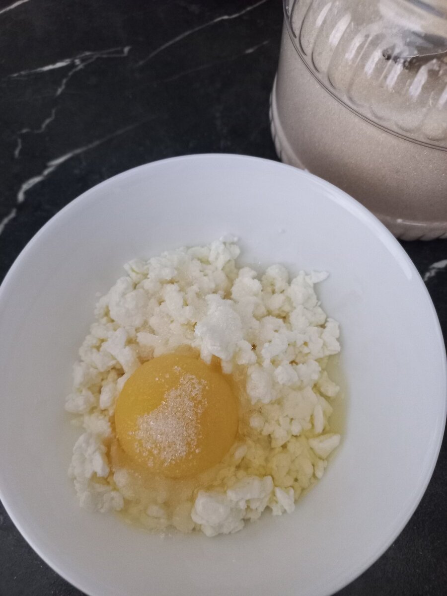 Творог, яйцо, сахар