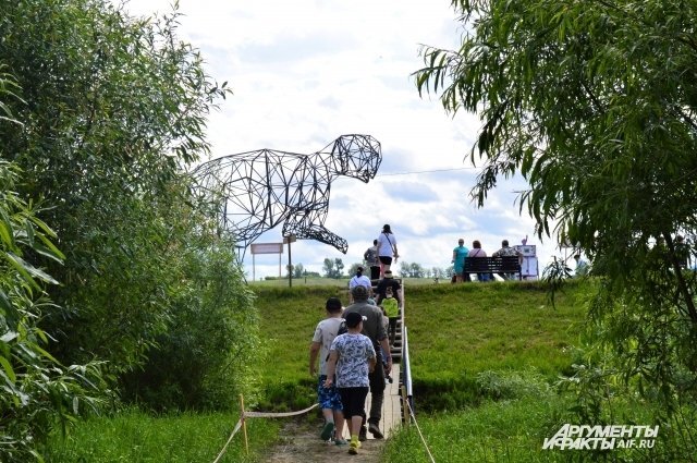 К динозаврам из Шестаково. 64 тыс. человек пришли на «Динотерру» в Кузбассе Подробнее