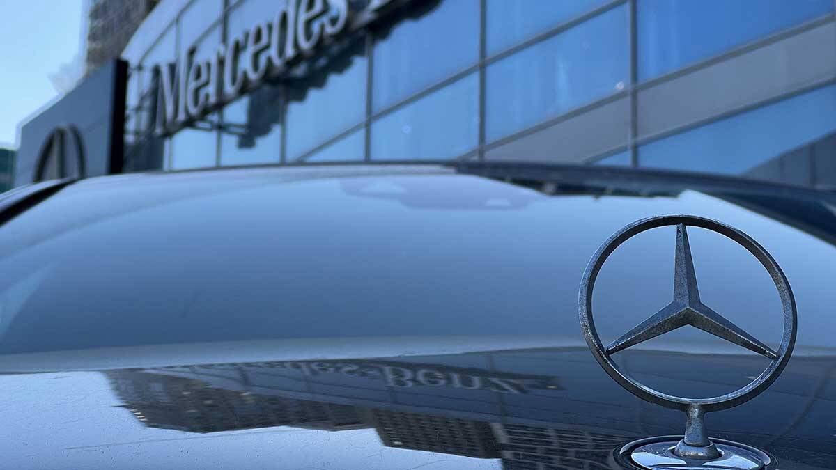 Директор Мерседес Бенц в Германии