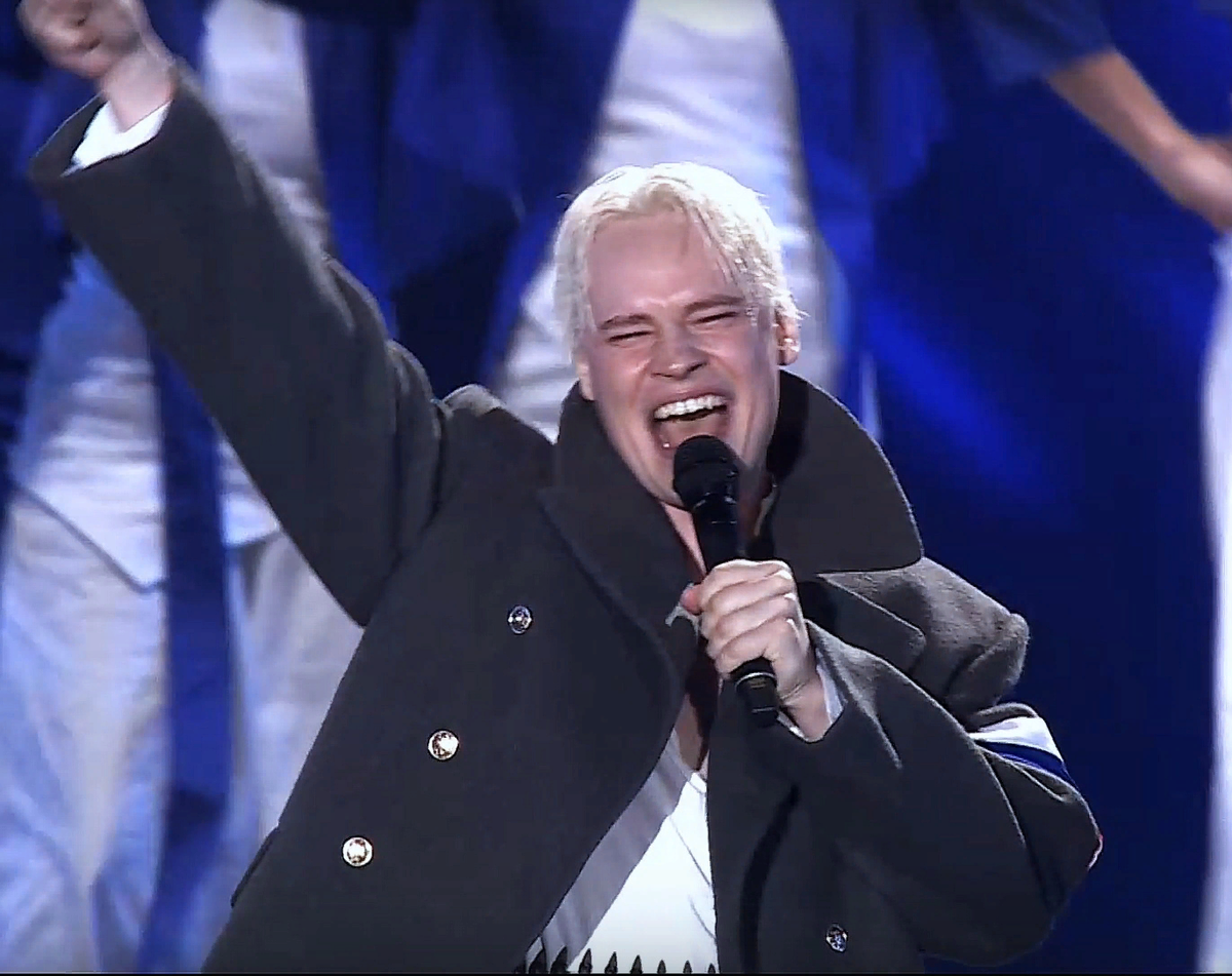 Олег газманов в молодости 1991. Эскадрон олег. Группа эскадрон. Песня эскадрон в исполнении шамана слушать. Песня эскадрон в исполнении шамана слушать.