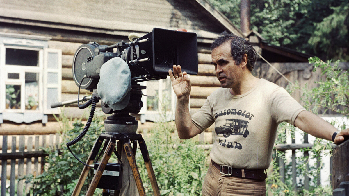 Это режиссёр кино Глеб Панфилов.   фото:  яндекс картинки.