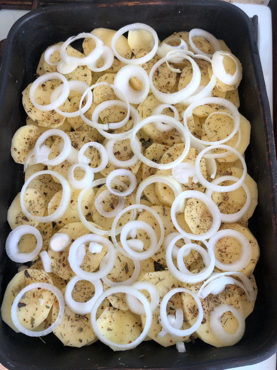 Картофель 🥔 с луком 🧅 