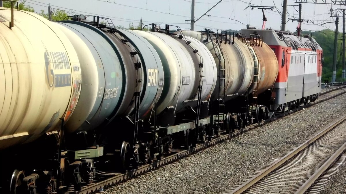     В Ростовской области с 18 по 24 сентября произошел очередной рост цен на топливо, следует из данных Росстата.