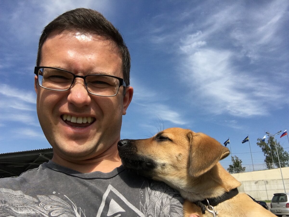 Рози справа. 