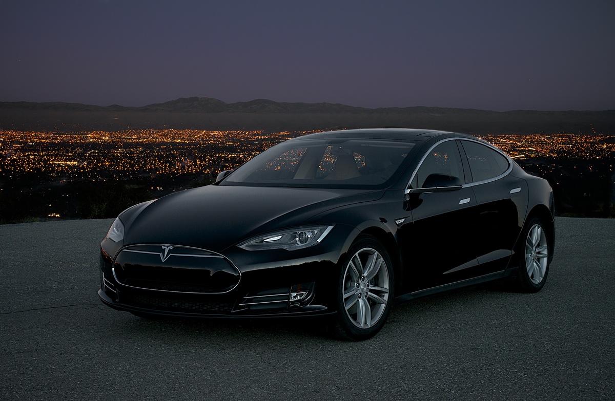 Электромобиль Tesla