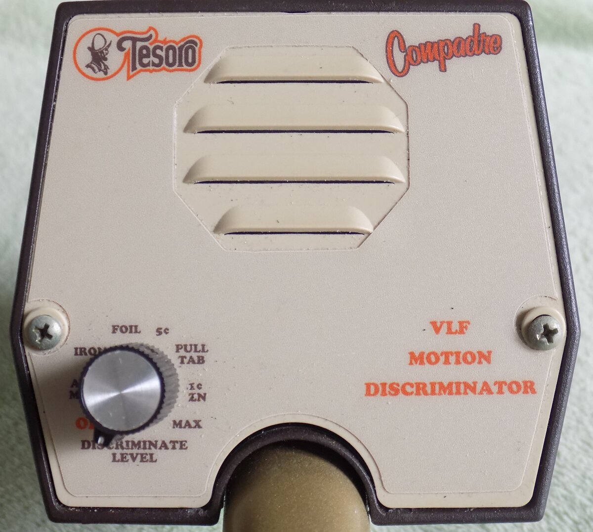 Один из лучших приборов начального уровня Tesoro Compadre! Отличная цена, интуитивно понятное управление - только один переключатель, и невероятная способность цеплять мелкие цели там, где более дорогие приборы пасуют!