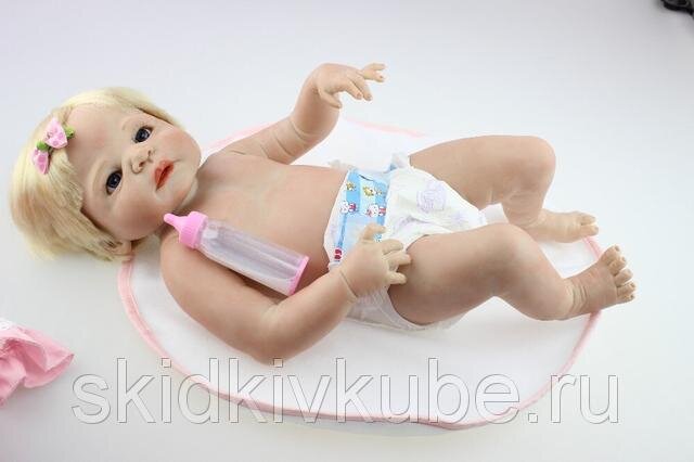 Средняя реалистичность росписи реборна - мраморность кожи, венки, пятнышки.