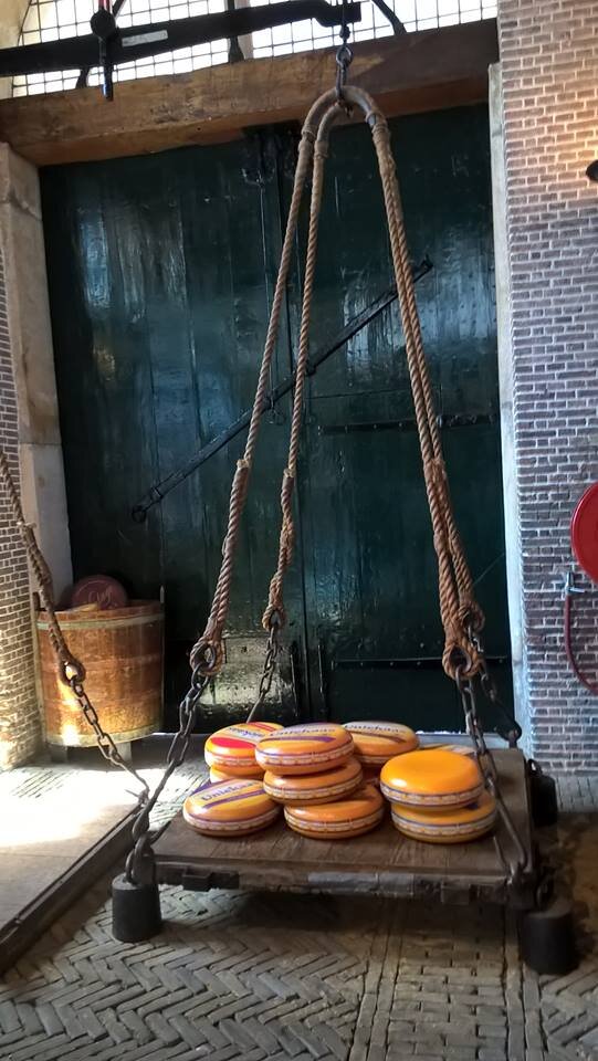 Гауда. Городские сырные весы.