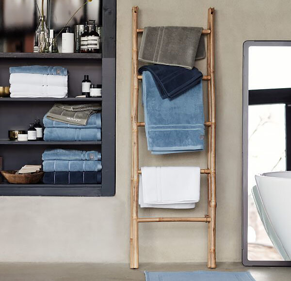 Коллекция махровых полотенец, халатов и текстиля для ванной бренда Gant Home.