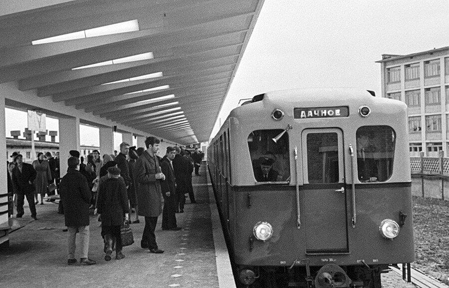 Дачное: временная станция Ленинградского метро, на платформе которой сейчас ГИБДД (фото)