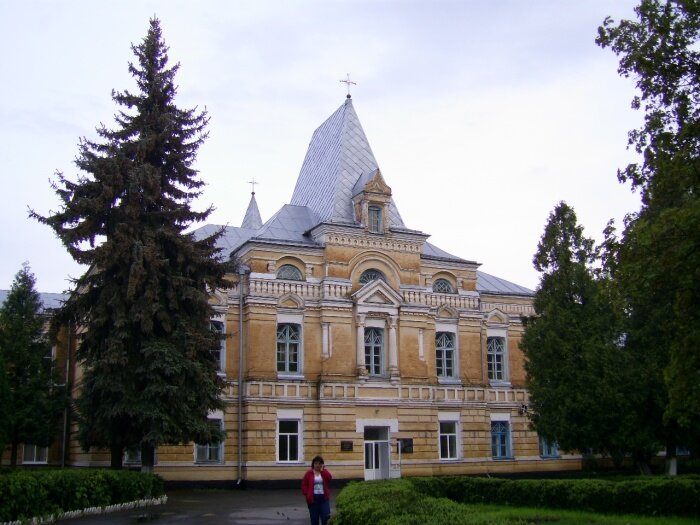 Психиатрическая больница им. А. Ющенко (психлiкарня им. О. Ющенка) в городе Винницы. Фото с сайта kulturologia.ru